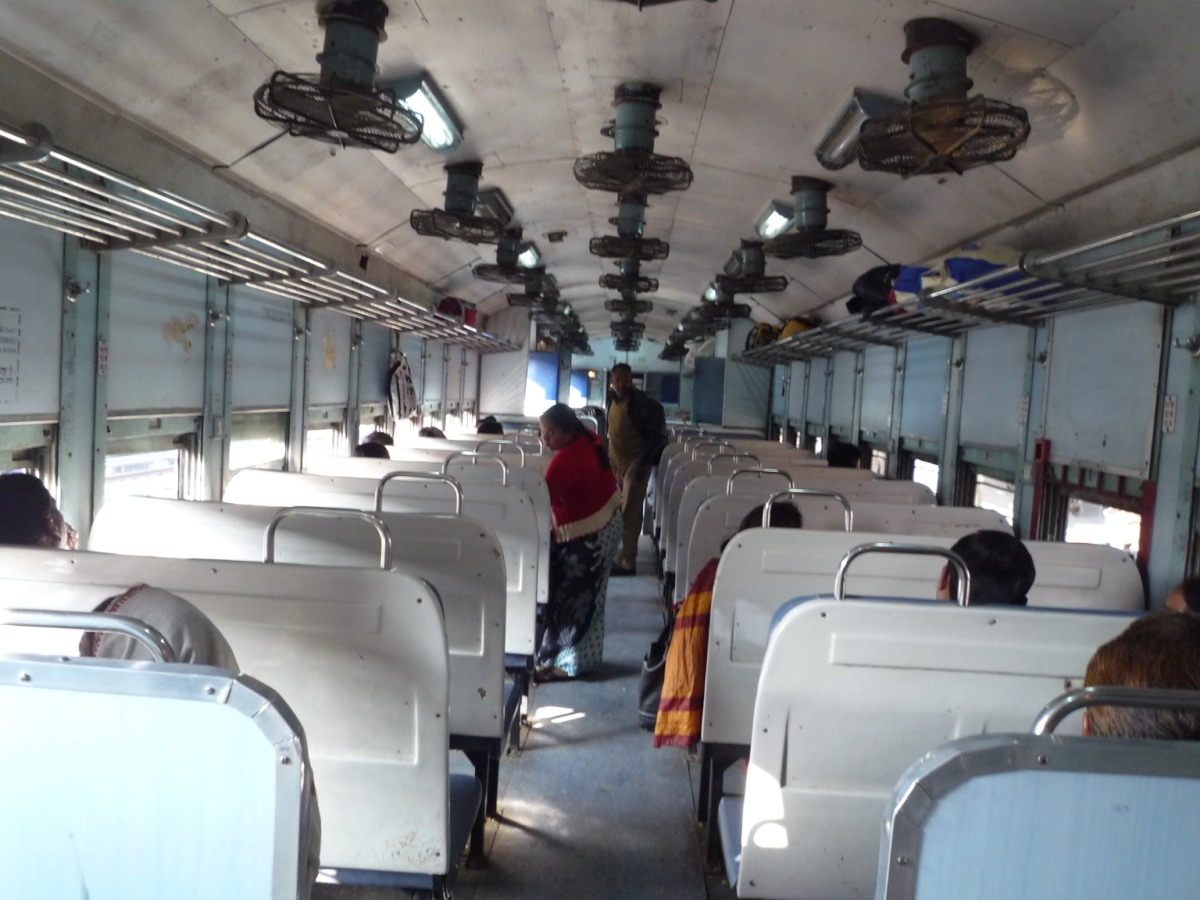 Train to Agra09